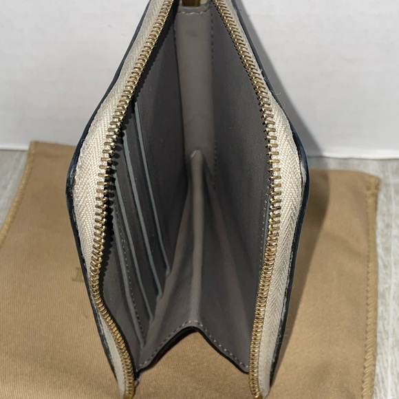 Authentic BURBERRY 2 leather compact wallets with cards, duster and certificate - Picture 8 of 14